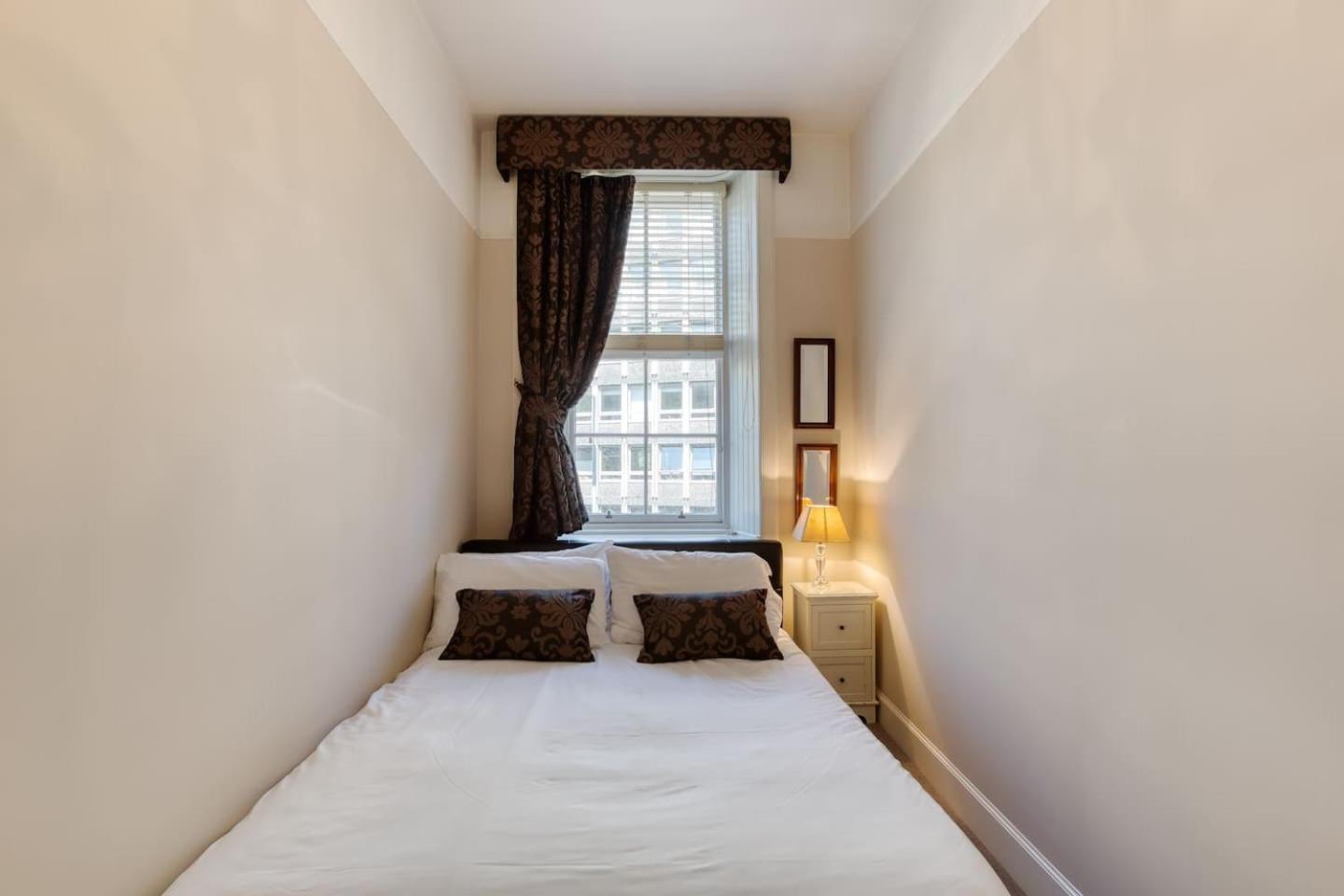 West Port - 2Br In The Heart Of The Old Town Just Off The Grassmarket Edinburg Exteriör bild