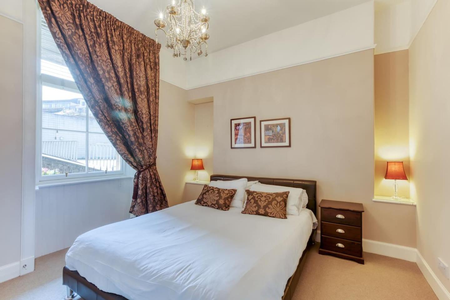 West Port - 2Br In The Heart Of The Old Town Just Off The Grassmarket Edinburg Exteriör bild