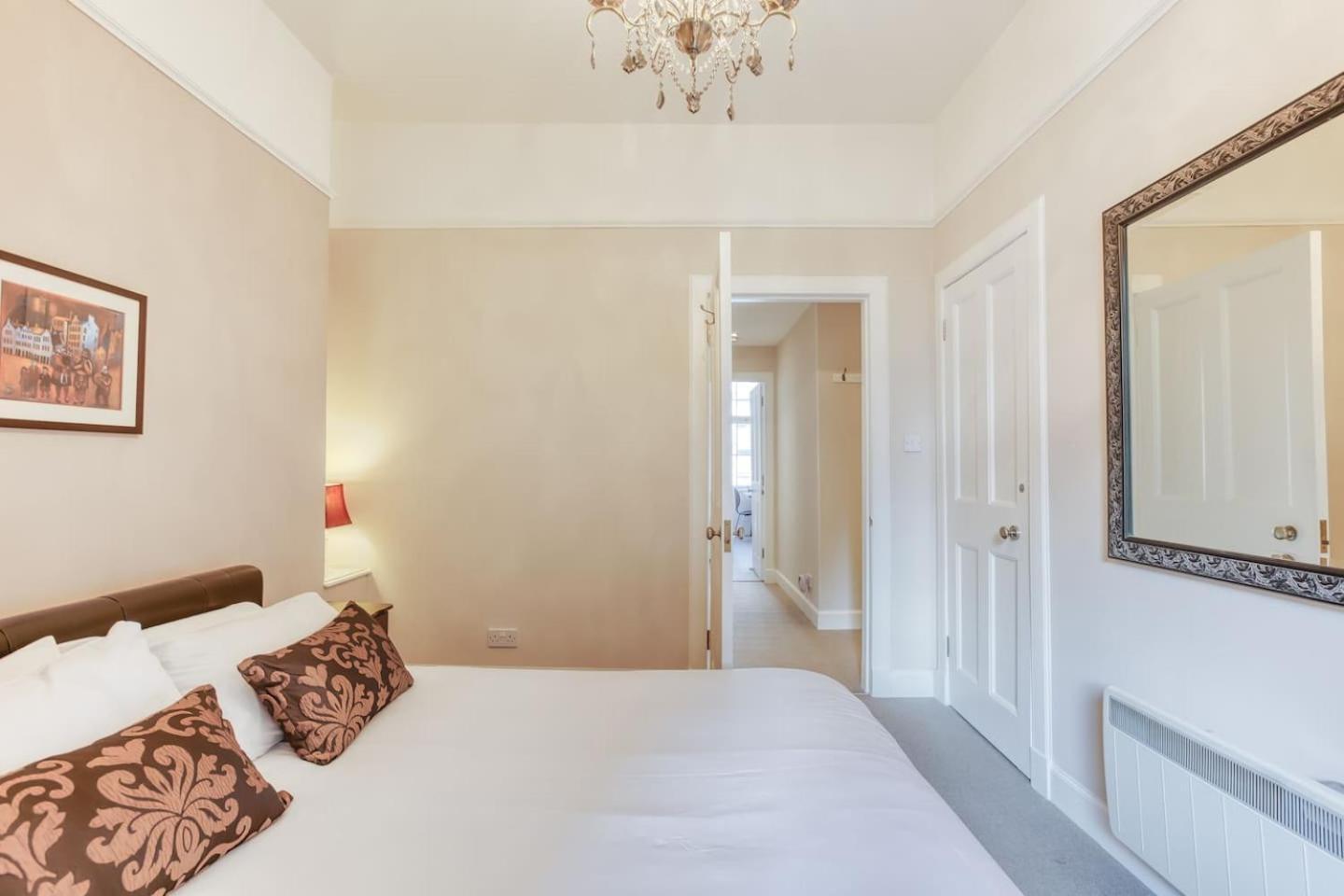 West Port - 2Br In The Heart Of The Old Town Just Off The Grassmarket Edinburg Exteriör bild