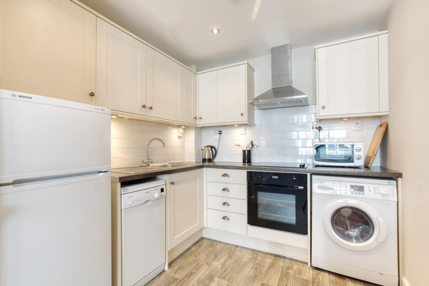 West Port - 2Br In The Heart Of The Old Town Just Off The Grassmarket Edinburg Exteriör bild