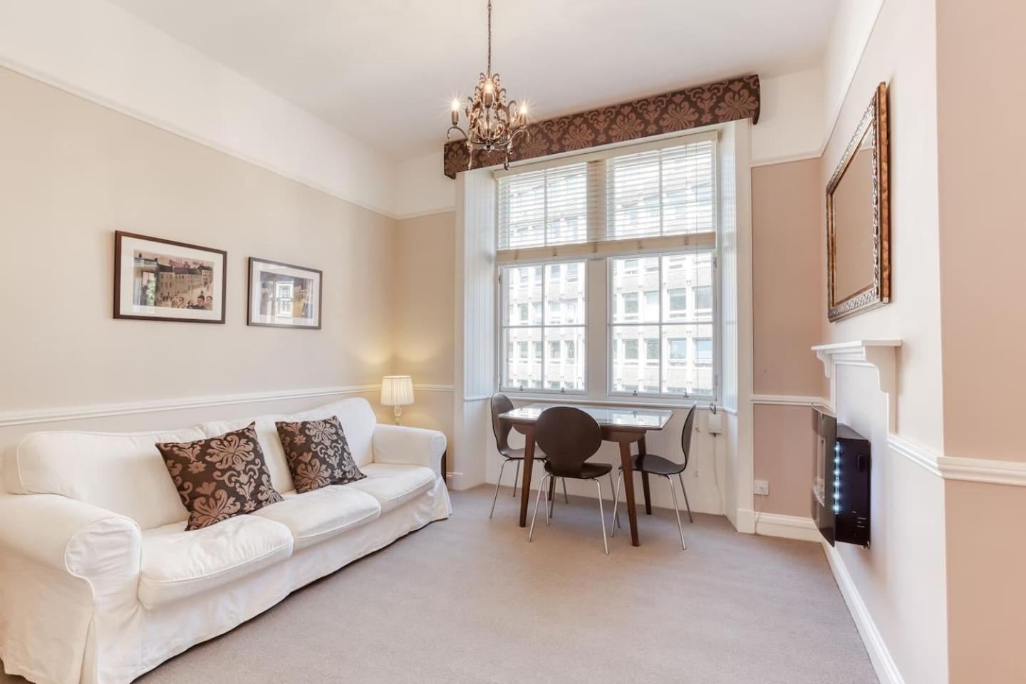 West Port - 2Br In The Heart Of The Old Town Just Off The Grassmarket Edinburg Exteriör bild