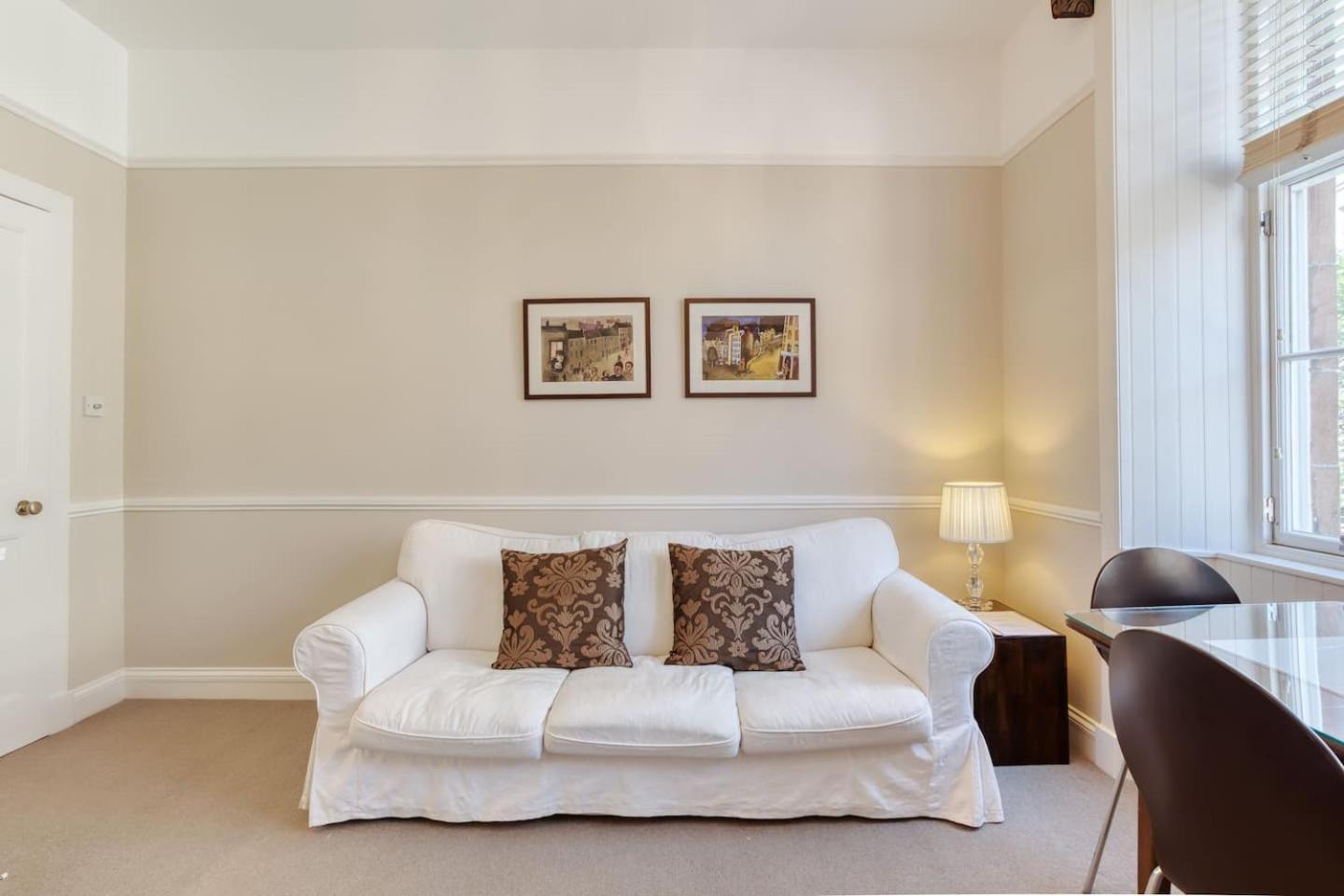 West Port - 2Br In The Heart Of The Old Town Just Off The Grassmarket Edinburg Exteriör bild