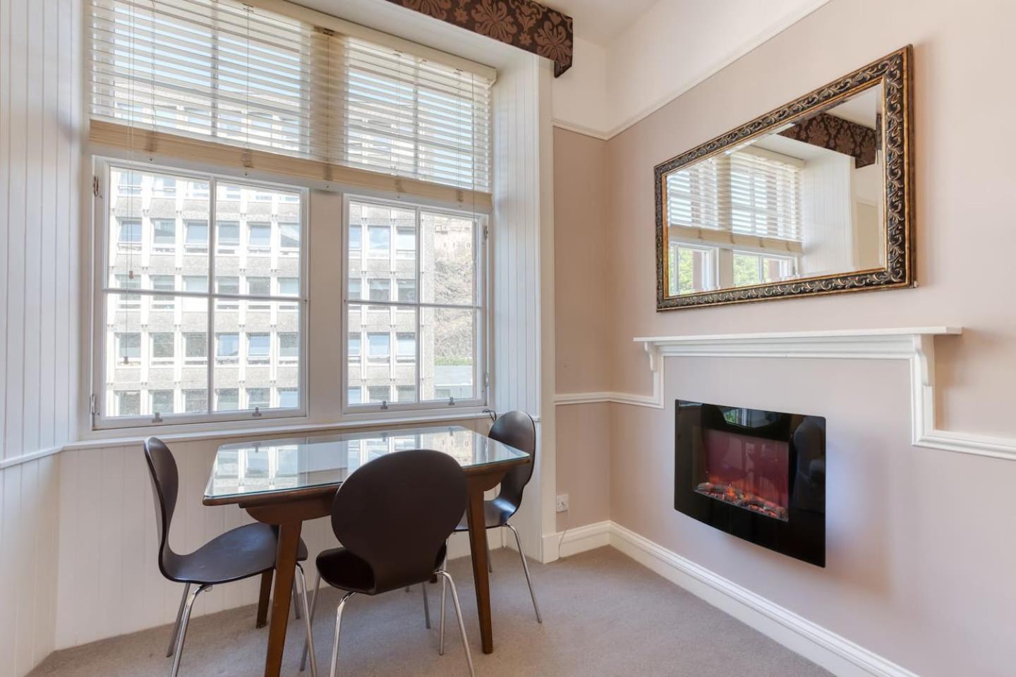 West Port - 2Br In The Heart Of The Old Town Just Off The Grassmarket Edinburg Exteriör bild