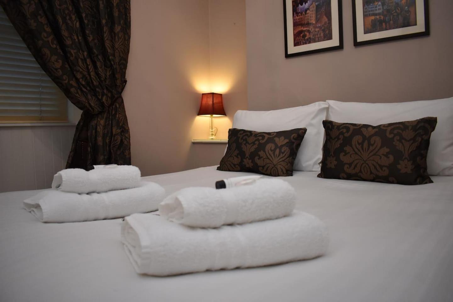 West Port - 2Br In The Heart Of The Old Town Just Off The Grassmarket Edinburg Exteriör bild