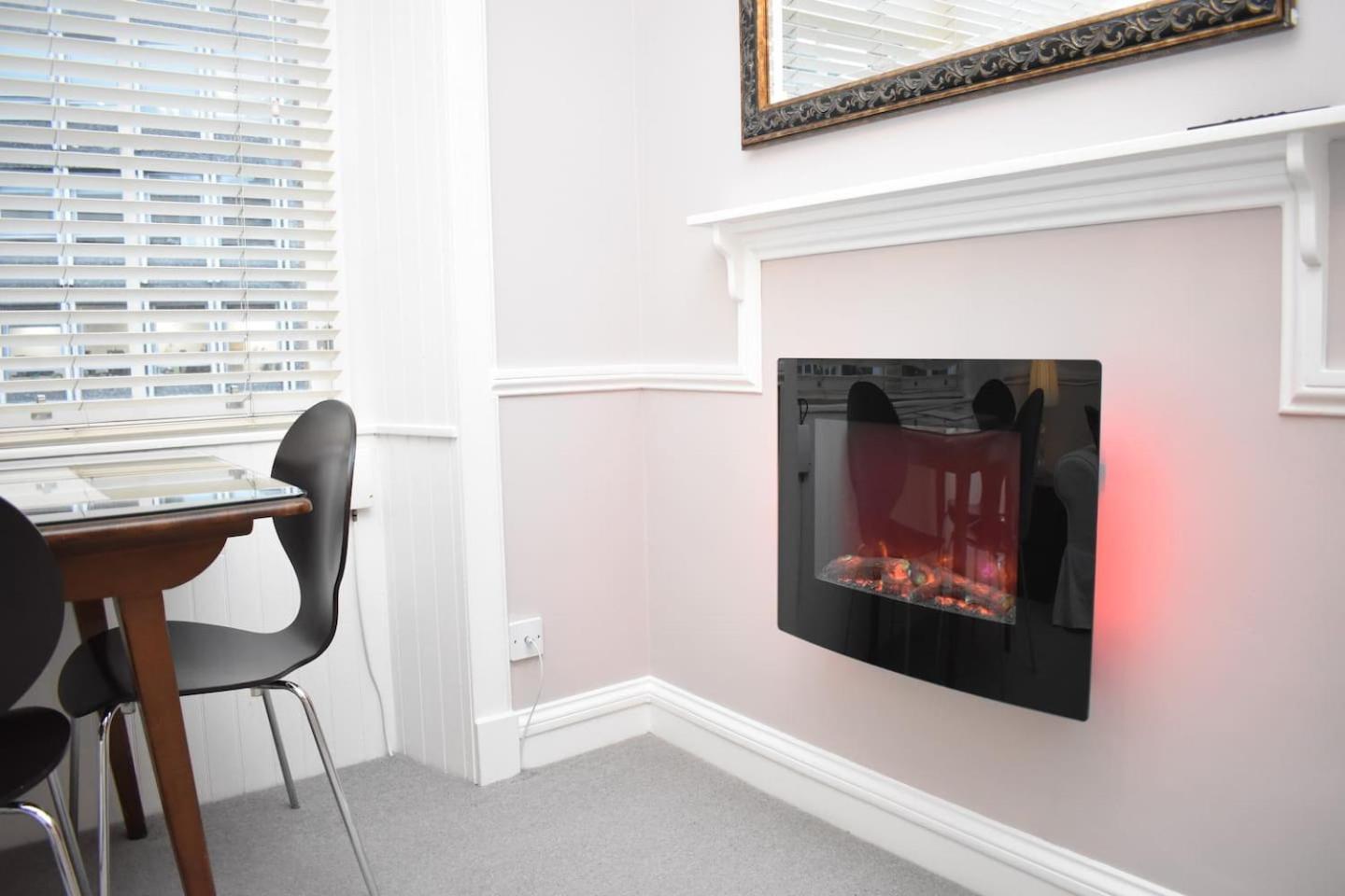 West Port - 2Br In The Heart Of The Old Town Just Off The Grassmarket Edinburg Exteriör bild