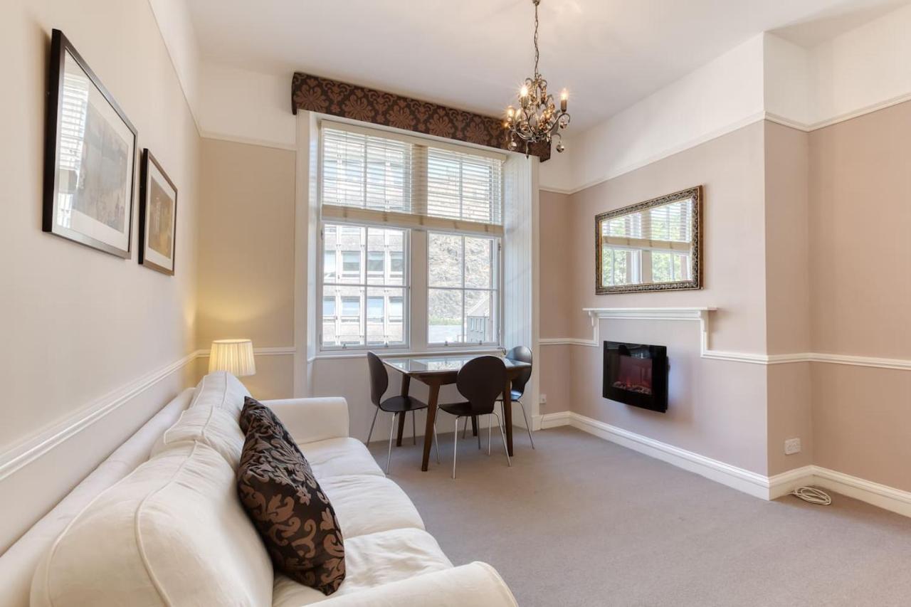 West Port - 2Br In The Heart Of The Old Town Just Off The Grassmarket Edinburg Exteriör bild